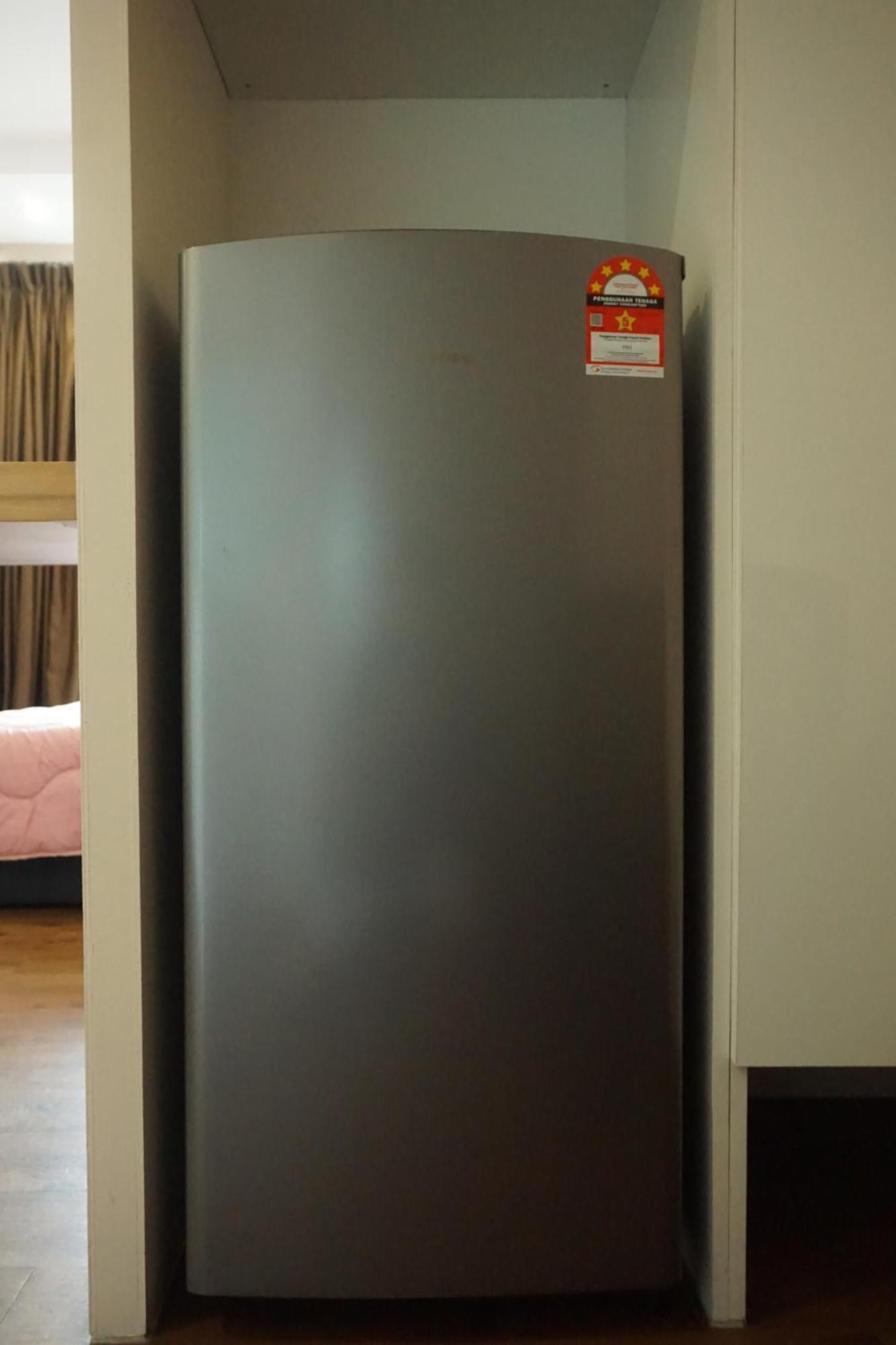 Happy House 2-4pax, 2 Free Parking Upstairs Mall, Columbia Hospital, Tar University,lrt Station, Apartment Kuala Lumpur